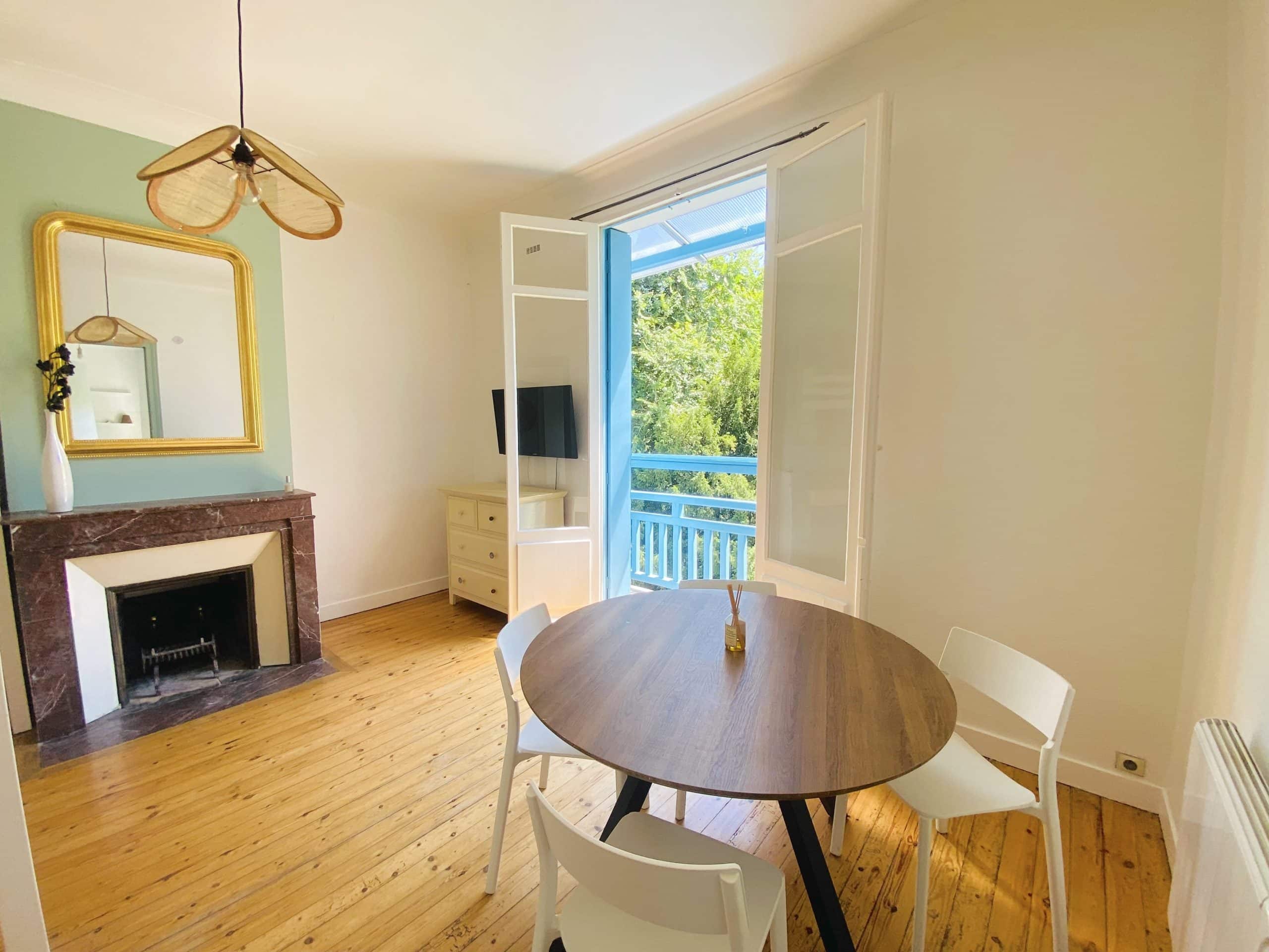 Studio à vendre à Arcachon centre avec balcon tout proche de la plage | Agence immobilière toutes transactions à Gujan-Mestras (33)