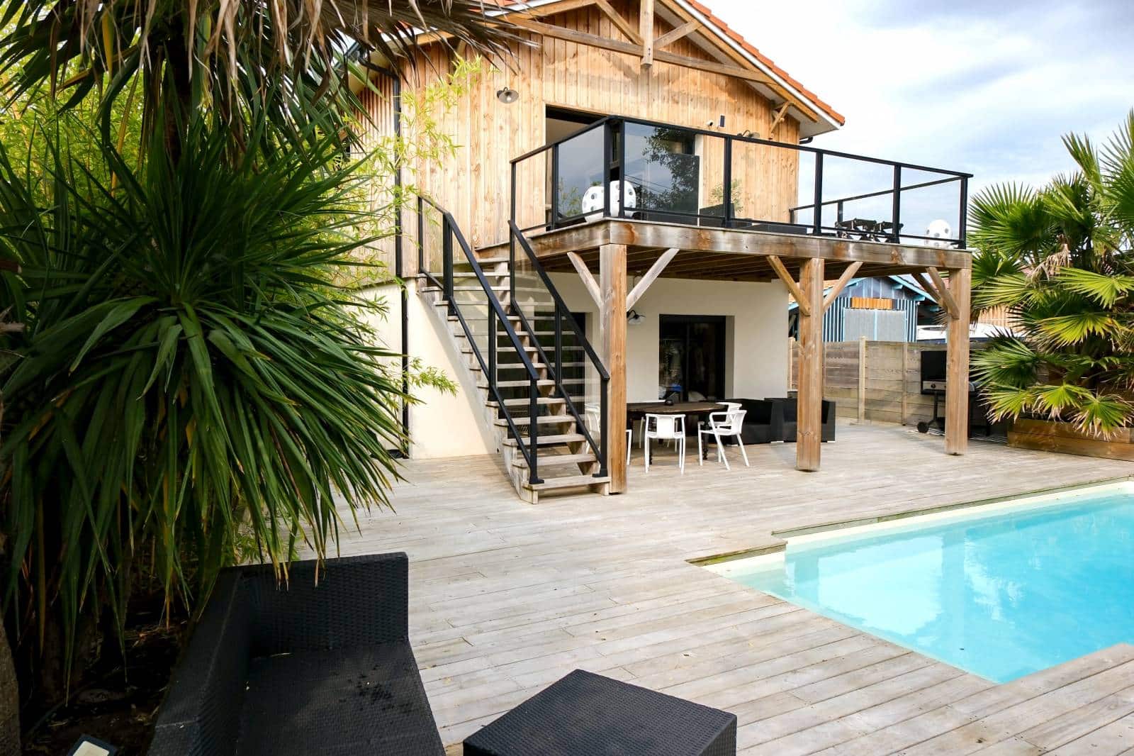 Maison contemporaine avec piscine à vendre sur le Port de Meyran - GUJAN | Agence immobilière toutes transactions à Gujan-Mestras (33)