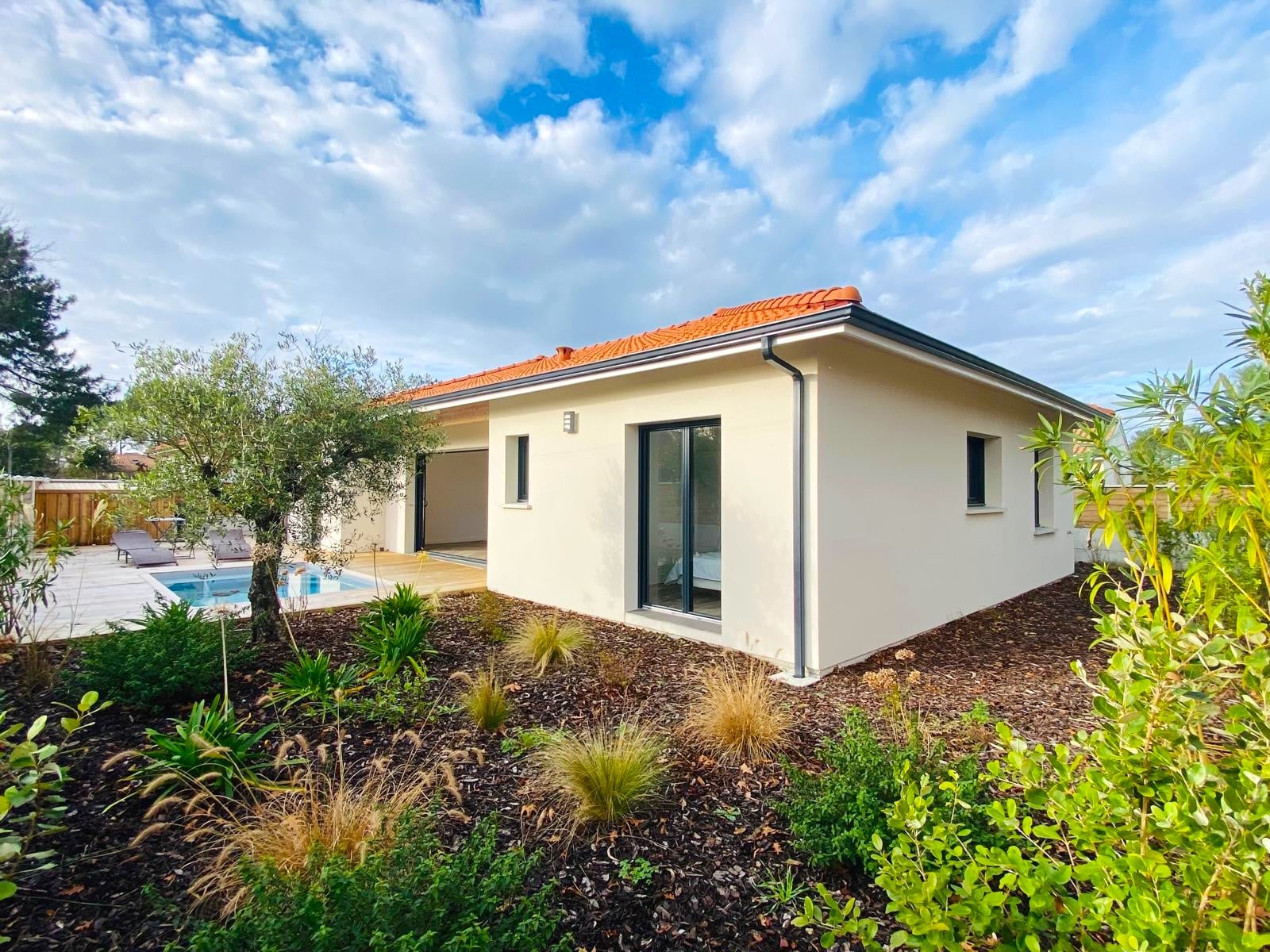 habiter sur le bassin d’Arcachon Gujan-Mestras Maison T4 neuve avec piscine à vendre | Agence immobilière toutes transactions à Gujan-Mestras (33)
