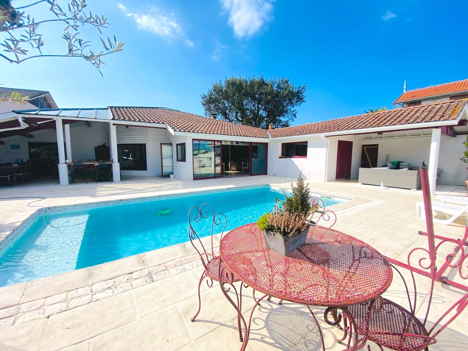 Gujan-Mestras Maison d'architecte T5 avec piscine à vendre | Agence immobilière toutes transactions à Gujan-Mestras (33)