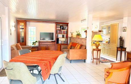 Maison à vendre à Andernos-les-Bains avec local indépendant à deux pas de la plage | Agence immobilière toutes transactions à Gujan-Mestras (33)