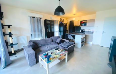 PHOTO-2025-05-20-10-22-58 3 Appartement T3 récent avec grande loggia à vendre à Villenave D'Ornon | Agence immobilière toutes transactions à Gujan-Mestras (33)