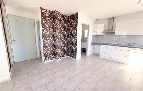 Appartement T1 bis avec terrasse à vendre à Biganos | Agence immobilière toutes transactions à Gujan-Mestras (33)