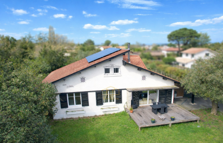 photo Charmante maison T4 avec piscine et dépendance à La Teste De Buch | Agence immobilière toutes transactions à Gujan-Mestras (33)