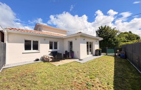 Maison récente T4 avec studio à vendre à Audenge | Agence immobilière toutes transactions à Gujan-Mestras (33)