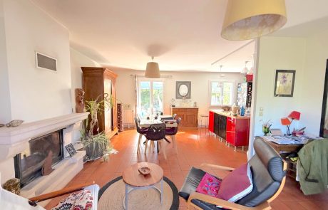 PHOTO-2026-09-15-11-05-56 5 Maison familiale de plain-pied avec jardin et espace indépendant à vendre à Pessac Toctoucau | Agence immobilière toutes transactions à Gujan-Mestras (33)